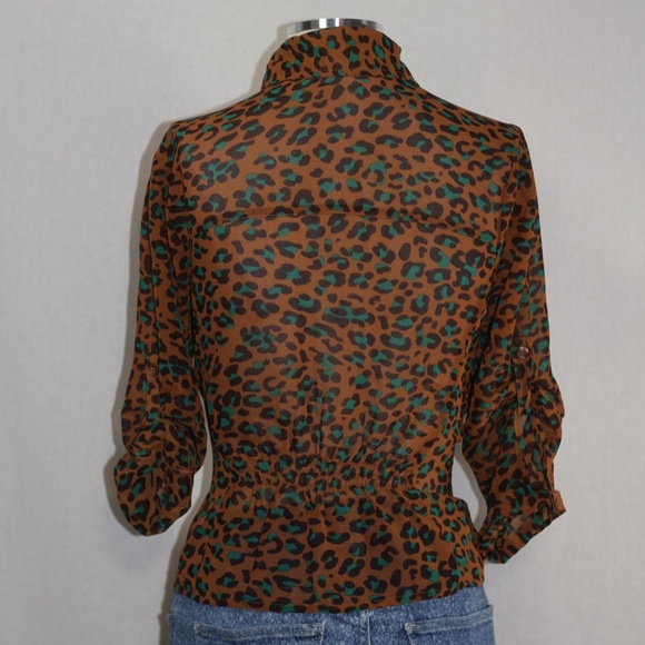Leopard Crop Top - Picture 14 of 15